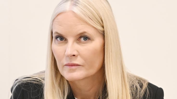 Crown Princess Mette-Marit Visits The International Library of Fashion Research In Oslo