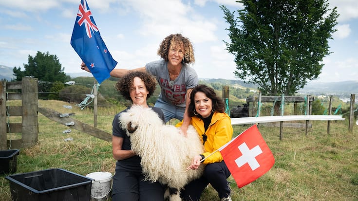 /Volumes/PIX/Bildarchiv_Sendungen_und_Magazine/DOK/Auf_und_davon_Neuseeland/2024/Zwillinge Imhasly_Schafe