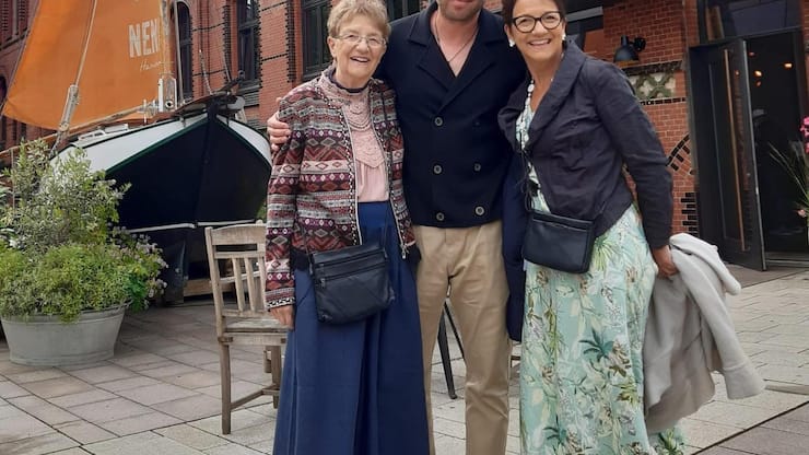 jonny fischer u Mutter:insta.jpg