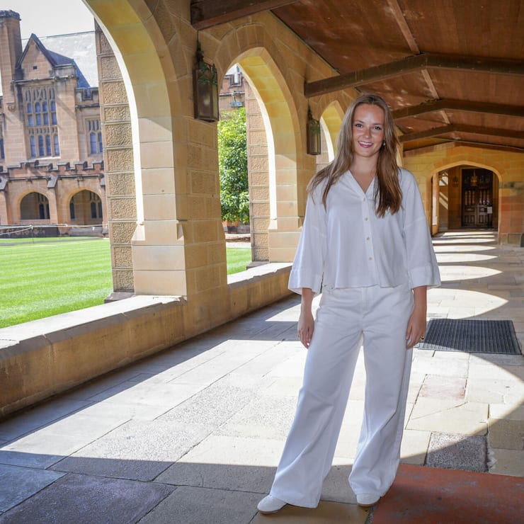 Ingrid Alexandra bei einem Fototermin auf dem Campus der Uni in Sydney