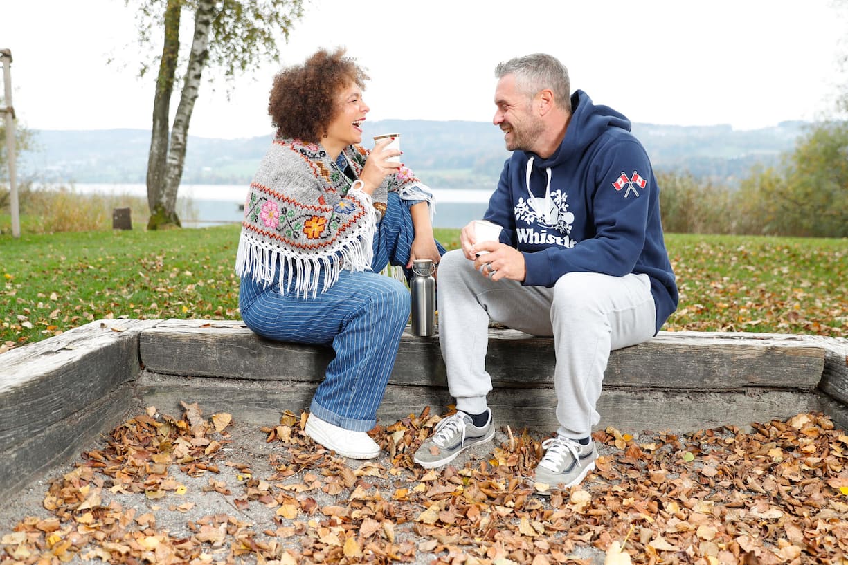 Nach dem Baden gibt’s vor Ort einen Tee. Seit Corona schaut das Paar, dass es am Morgen immer Zeit für ein gemeinsames Gespräch hat.