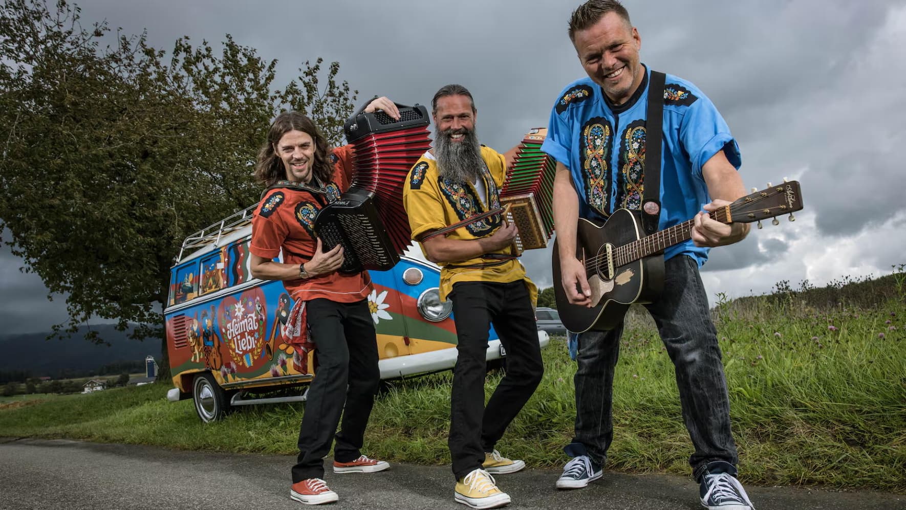 Spielen Ländlermusik rockig: das Trio Heimatliebi, bestehend aus Adamo Häller, Eidgenoss und Schibä (v. l.).